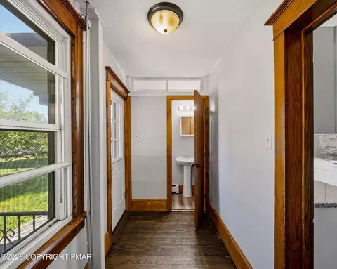 Entry Way - 116 Corner Rd, Gilbert, PA 18331 photo 8 of 10