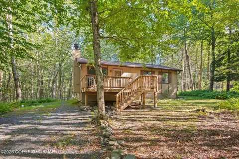 391 Berry Ln, Pocono Lake, PA 18347