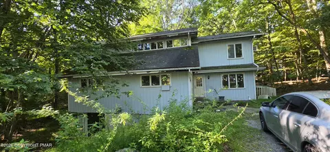 442 Somerset Dr, East Stroudsburg, PA 18301