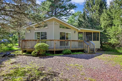 41 Whitman Ln, Albrightsville, PA 18210