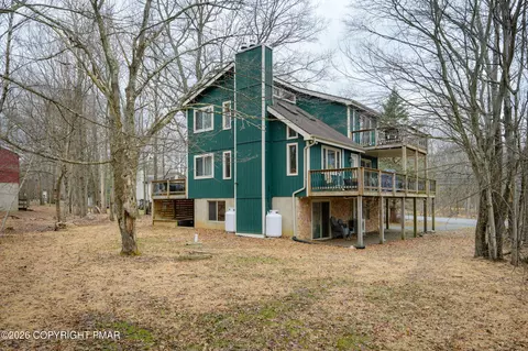 272 Penn Forest Trl, Albrightsville, PA 18210