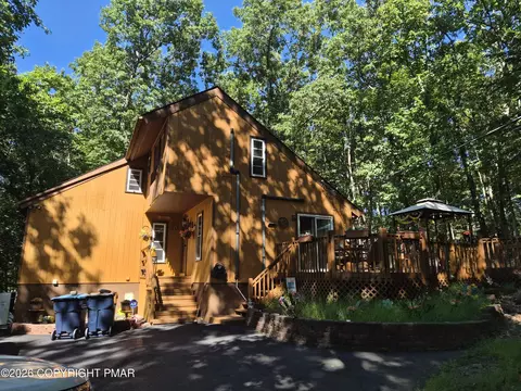 1111 Kensington Dr, East Stroudsburg, PA 18301