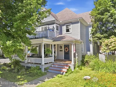 526 Scott St, Stroudsburg, PA 18360
