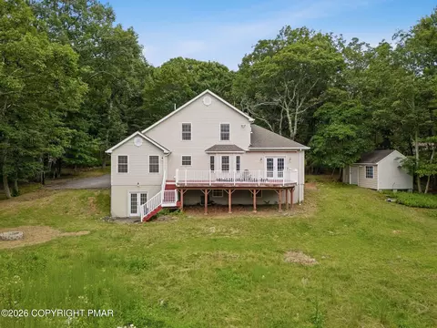 9 Winding Way, Albrightsville, PA 18210