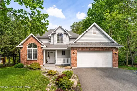 310 Mohansic Ln, Tobyhanna, PA 18466