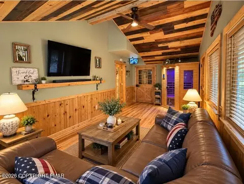 Living - 2120 Apley Dr, Bushkill, PA 18324 photo 5 of 7