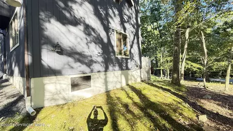 Exterior - 2120 Apley Dr, Bushkill, PA 18324 photo 9 of 21