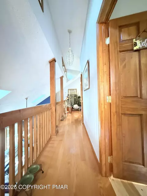 Entry Way - 2120 Apley Dr, Bushkill, PA 18324 photo 2 of 4