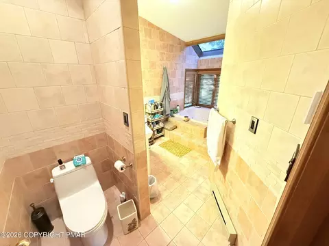 Bath - 2120 Apley Dr, Bushkill, PA 18324 photo 2 of 6