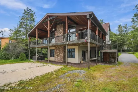 84 Longfellow Cir, Albrightsville, PA 18210