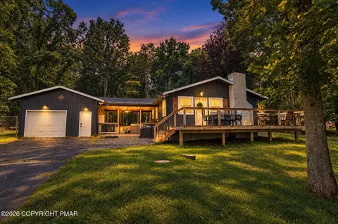 281 N Shore Dr, Albrightsville, PA 18210