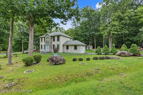 201 Pasquin Dr, East Stroudsburg, PA 18301