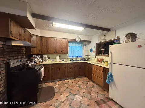Kitchen - 458 Briscoe Mountain Rd, Dingmans Ferry, PA 18328 photo 1 of 1