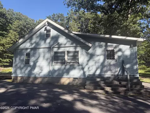 3374 Trafalgar Ave, East Stroudsburg, PA 18302