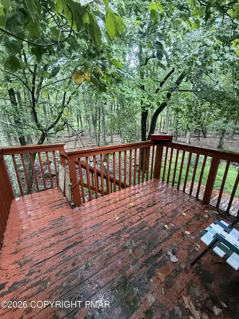 Exterior - 2118 Cardinal Dr, Bushkill, PA 18324 photo 2 of 2