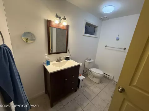 Bath - 2118 Cardinal Dr, Bushkill, PA 18324 photo 1 of 3