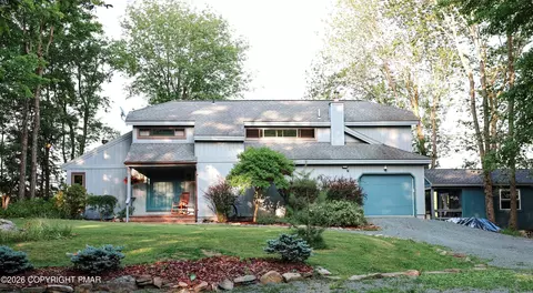 136 Birch Ledge Rd, Canadensis, PA 18325