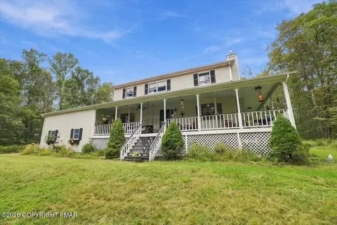 298 Scenic Dr, Blakeslee, PA 18610