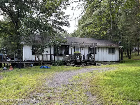 29 Quincy Ln, Albrightsville, PA 18210