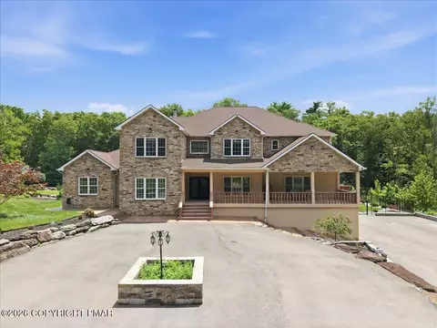 145 Manor Dr, East Stroudsburg, PA 18301