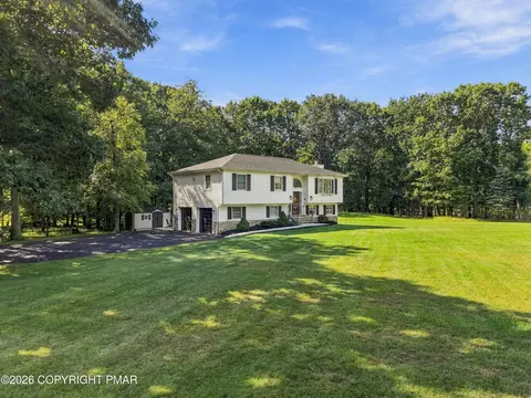 1 Colonial Dr, East Stroudsburg, PA 18302