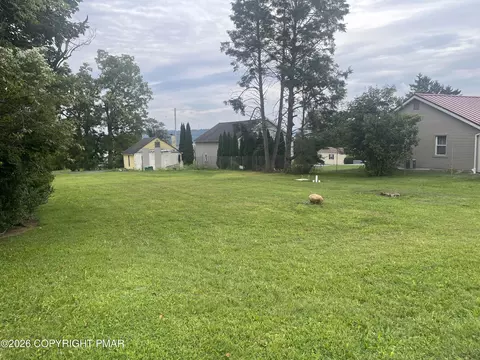 457 N 8th St, Lehighton, PA 18235