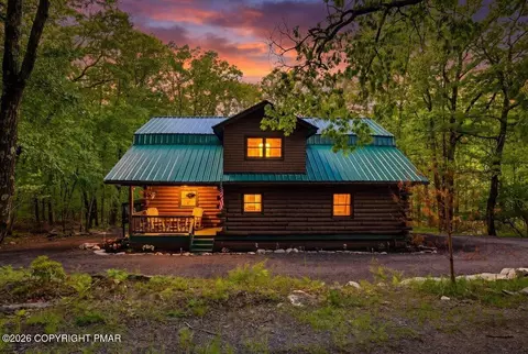 188 Twin Lakes Dr, Shohola, PA 18458