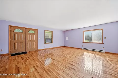 111 Old Independence Ln, East Stroudsburg, PA 18301