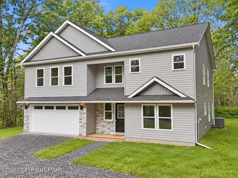 3150 Mohawk Trl, Tobyhanna, PA 18466