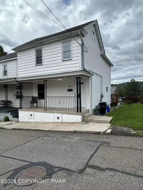 425 Oak St, Jim Thorpe, PA 18229