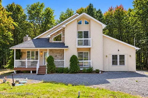 416 Mountain Top Lake Rd, Long Pond, PA 18334