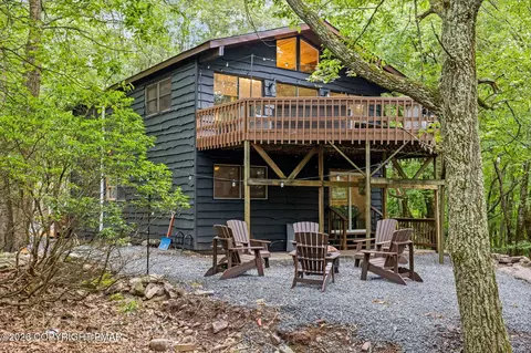 53 Skye Dr, Lake Harmony, PA 18624