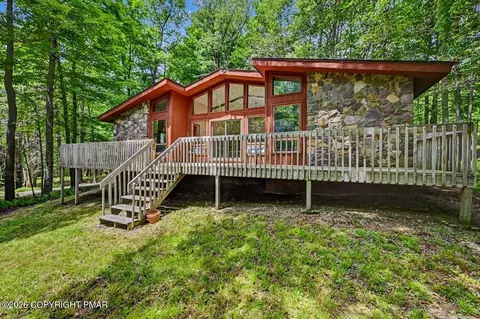 149 Cardinal Dr, Clifton Township, PA 18424