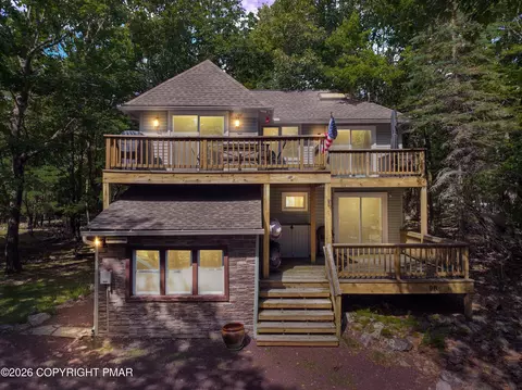 98 Skye Dr, Lake Harmony, PA 18624