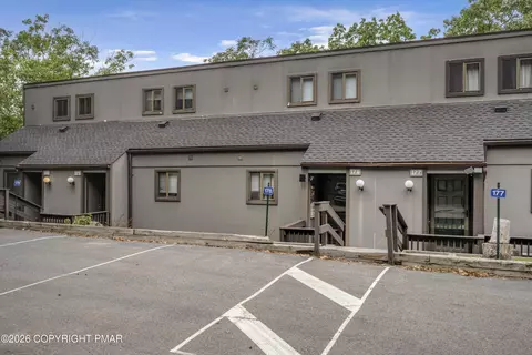 178 Upper Village Way, Tannersville, PA 18372