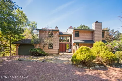 351 Miller Dr, Pocono Pines, PA 18350