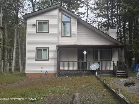 7151 Robinwood Dr, Tobyhanna, PA 18466