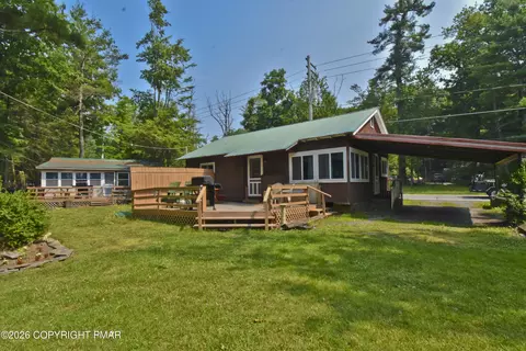 271 Rt 390, Tafton, PA 18464