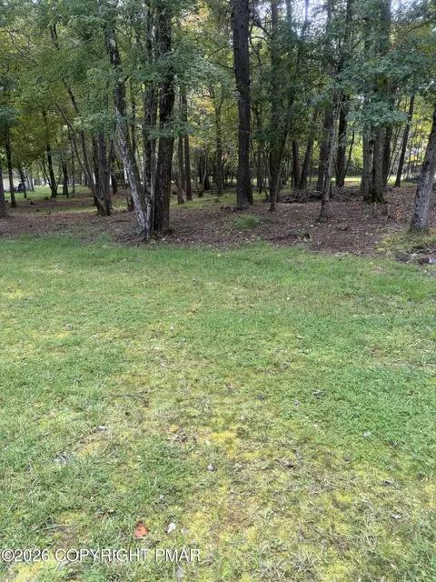 910911 Willow Grove Rd, Pocono Summit, PA 18346