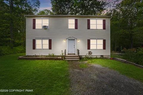 5456 Jennifer Ln, Tobyhanna, PA 18466