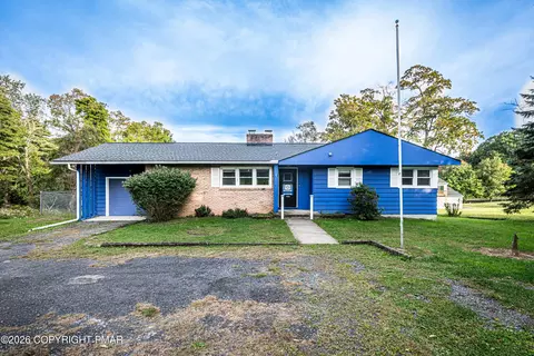 2254 Chipperfield Dr, East Stroudsburg, PA 18301