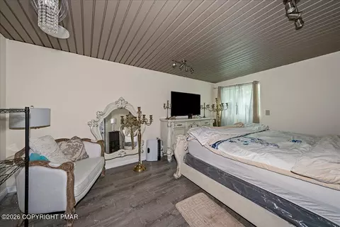 Bedroom - 3130 Delaware Cir, Bushkill, PA 18324 photo 11 of 11