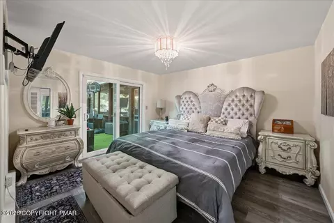 Bedroom - 3130 Delaware Cir, Bushkill, PA 18324 photo 5 of 11