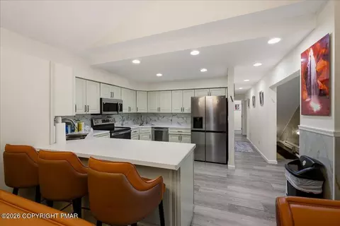 Kitchen - 3130 Delaware Cir, Bushkill, PA 18324 photo 3 of 6