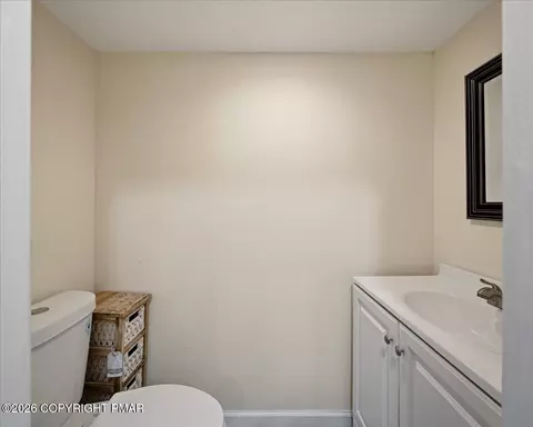 Bath - 3130 Delaware Cir, Bushkill, PA 18324 photo 3 of 11