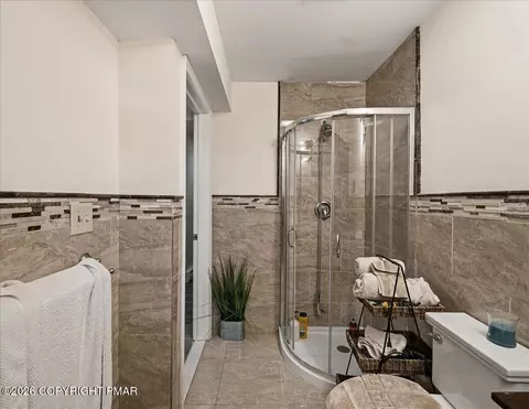 Bath - 3130 Delaware Cir, Bushkill, PA 18324 photo 8 of 11