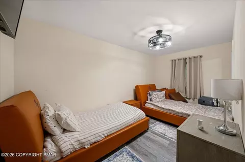 Bedroom - 3130 Delaware Cir, Bushkill, PA 18324 photo 10 of 11