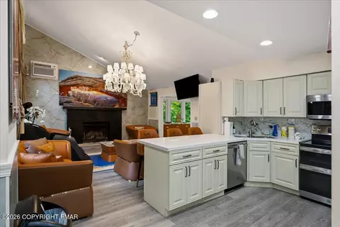 Kitchen - 3130 Delaware Cir, Bushkill, PA 18324 photo 1 of 6
