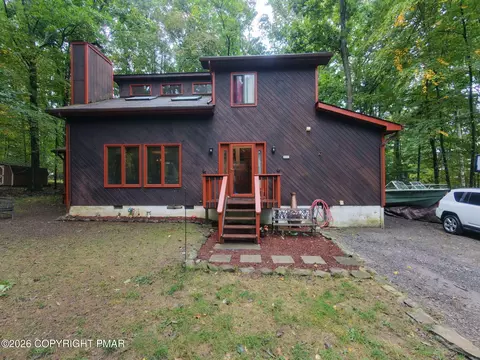 110 Hyland Dr, East Stroudsburg, PA 18301