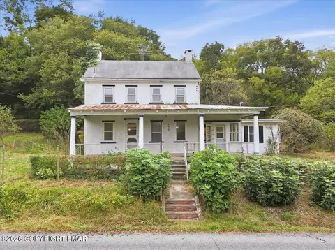 7007 Bausch Rd, New Tripoli, PA 18066